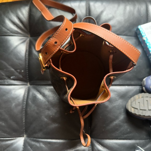 Celine Triomphe canvas small bucket bag - Picture 7 of 15